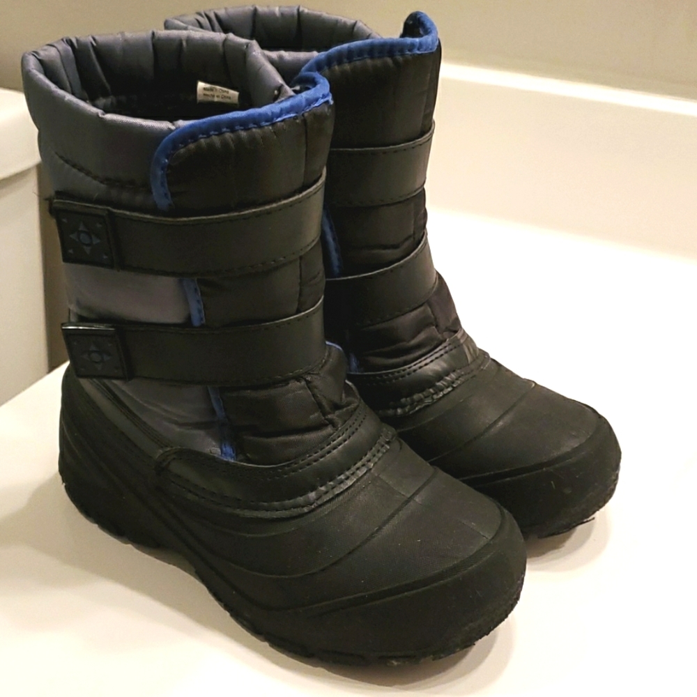 Snow boots